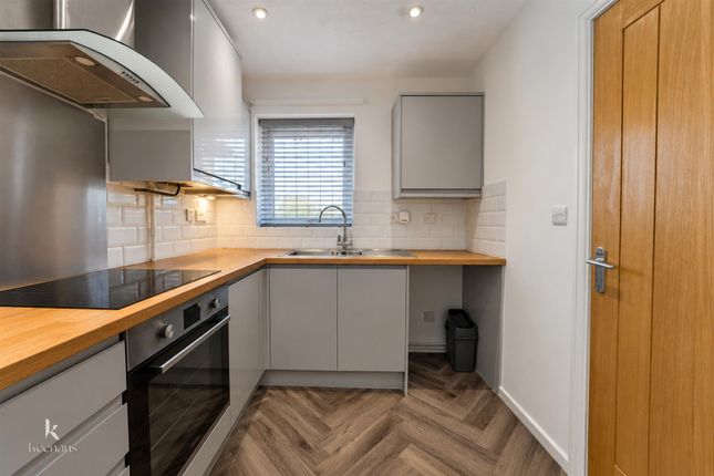 27, Windermere Road, Bacup photo 4
