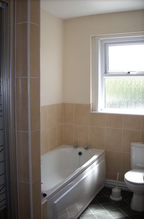 Maisonette to rent in Ferndale Road, Swindon