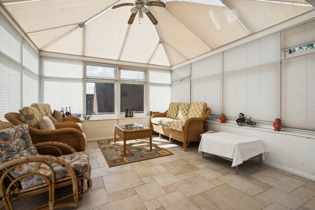 Harptree, 6, Hillfield Square, Gerrards Cross photo 4