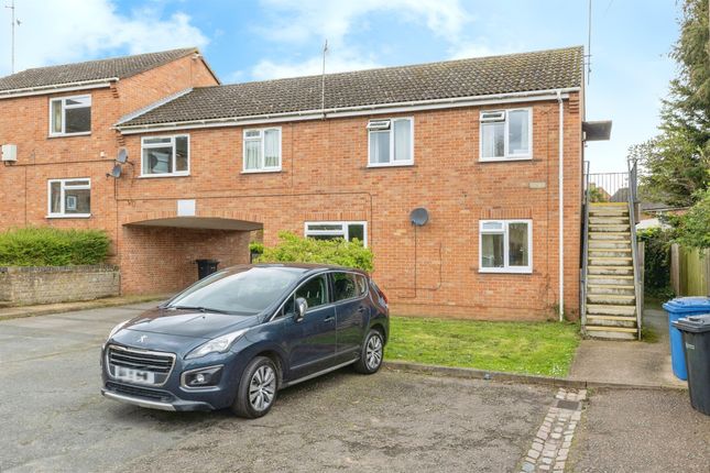 Flat for sale in Lusher Rise, Norwich