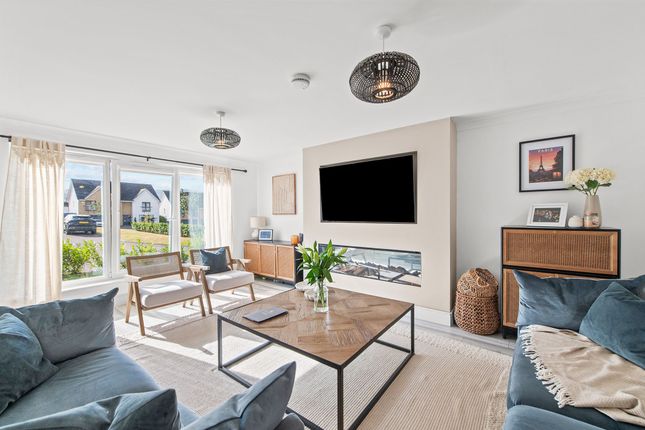 11 Cypress Court, Auchterarder photo 2