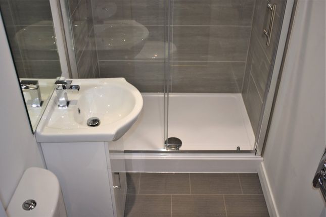 Flat 3, 21, Thornhill Street, Wakefield photo 4
