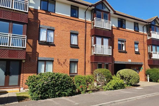 1-bed flat on 17, Peerage Court, Minehead, £800/mo