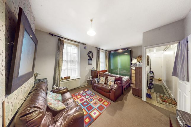 Studio for sale in Laleham House, Arnold Circus Estate