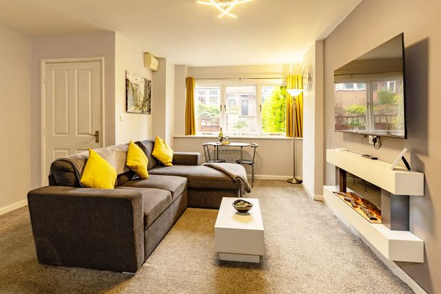 1-bed flat on Royal Avenue, Royal Avenue, Scarborough, £2,083/mo