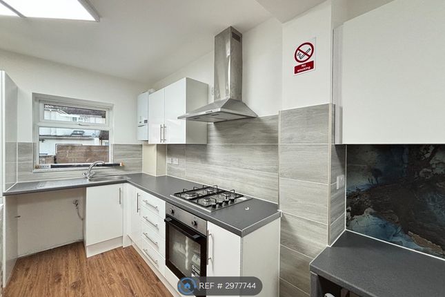 Room, Chelsea Close, Edgware photo 3