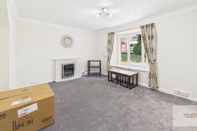 24, Waterloo Court, Bury photo 2