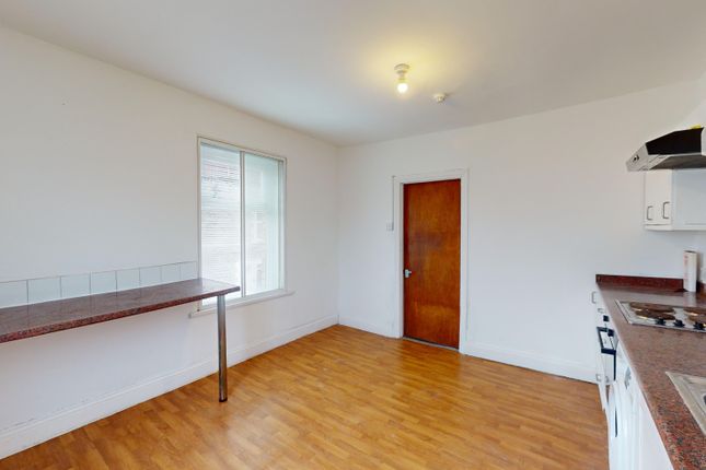 First Floor Flat, 117, Woodlands Road, Barry photo 2