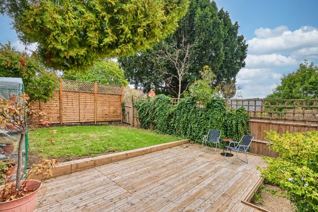 14, Peterborough Avenue, Buckinghamshire photo 4