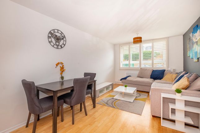 2, Kingham Close, London photo 4