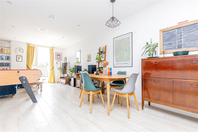Thumbnail Flat for sale in Cleveland Park Avenue, Walthamstow, London