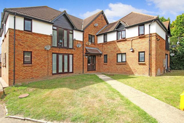Thumbnail Flat for sale in Compton Terrace, Wickford