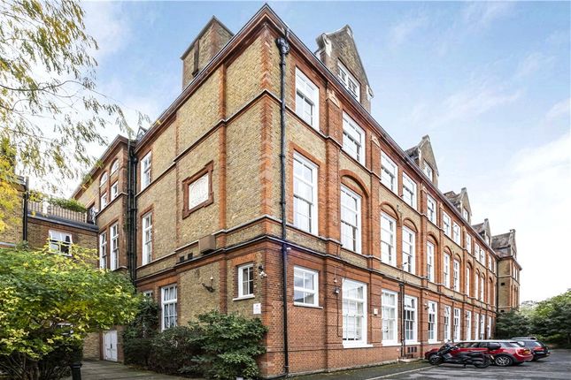 Flat for sale in Priory Grove, London
