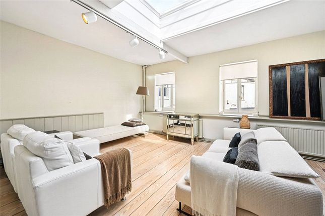 17, Daleham Mews, London photo 2
