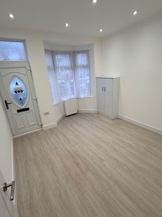23 Turner Road, Leicester photo 2