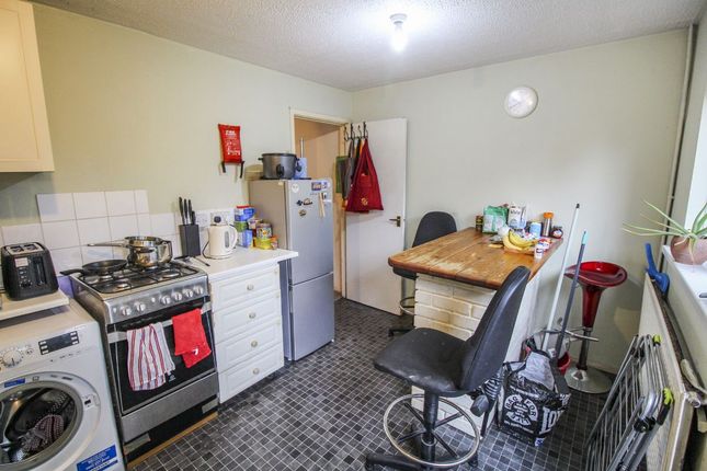 5, Bayne Close, London photo 5