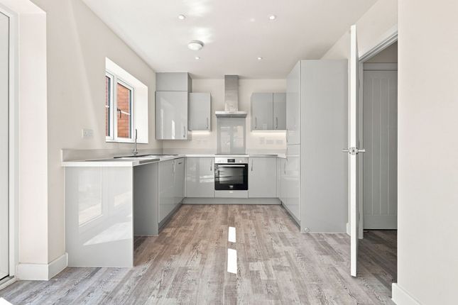 6 Murray Close, Woodbridge photo 3
