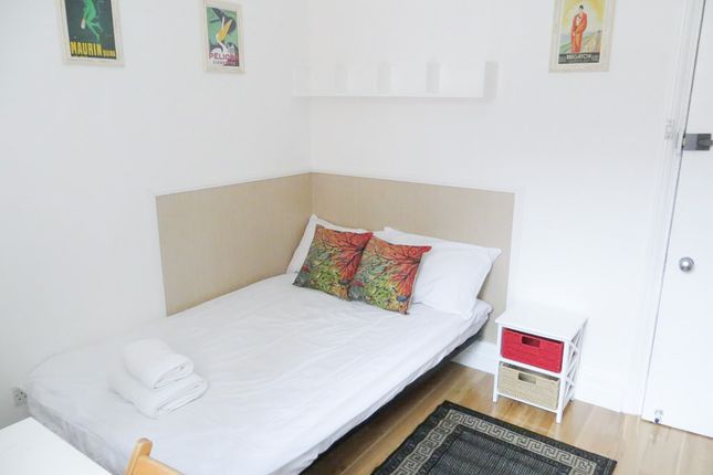 Studio to rent in Fulham Palace Road, Hammersmith, London