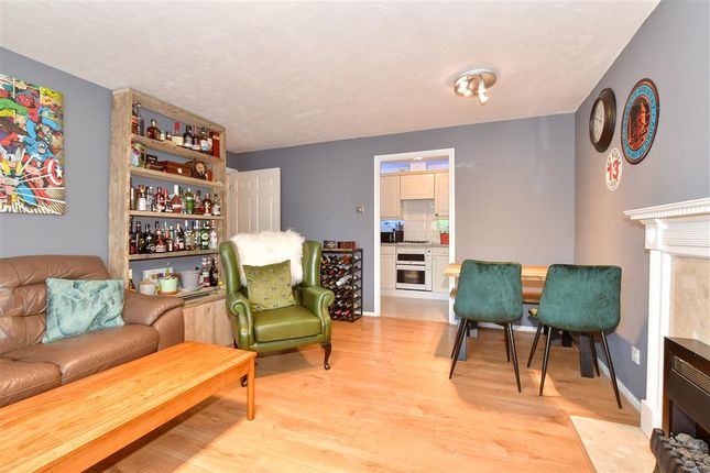 Thumbnail Flat for sale in Lindisfarne Gardens, Maidstone, Kent