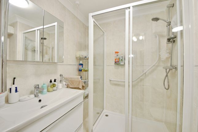 34, Argent Court, Barnet photo 4