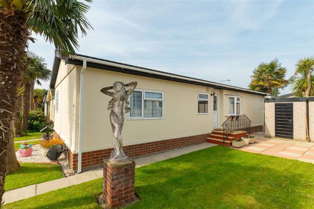 20, Foxhunter Residential Caravan Park, Monkton Street, Ramsgate photo 4