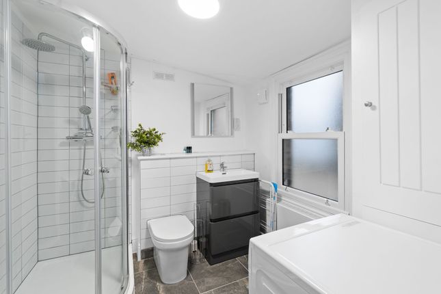 Flat for sale in Mill Road, Cambridge