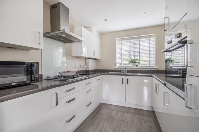 14, Oaken Wood Drive, Maidstone photo 3