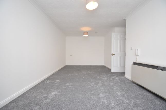 Flat 17, Court Lodge, 23, Erith Road, Belvedere photo 2