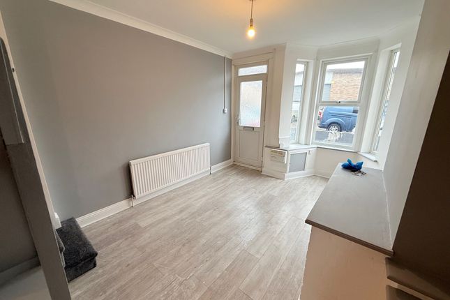 127, Wollaston Road, Lowestoft photo 5