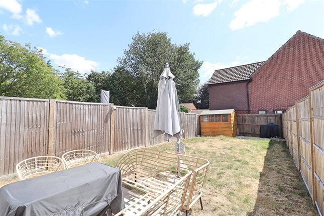 14, Tenter Close, Braintree photo 4
