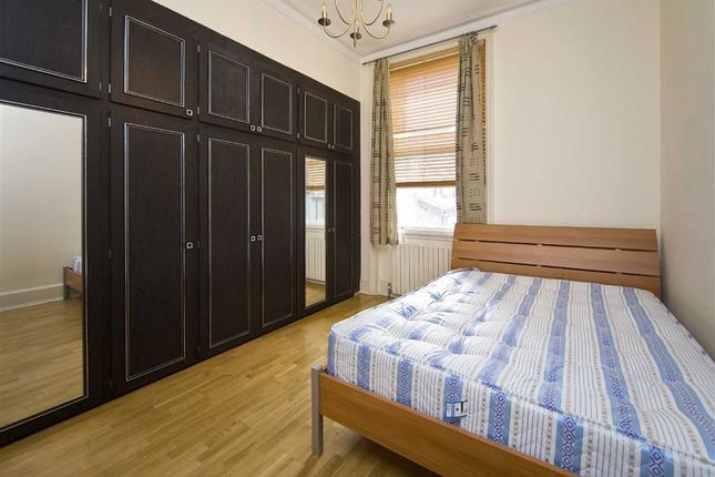 Flat to rent in Ovington Gardens, London