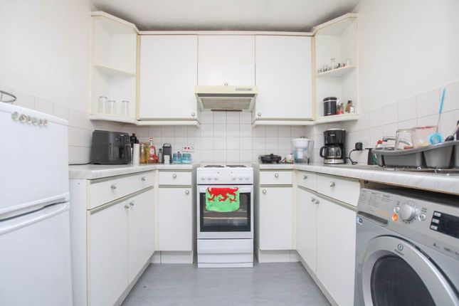 Flat 10, Stewarts Lodge Stewart Close, Abbots Langley photo 4
