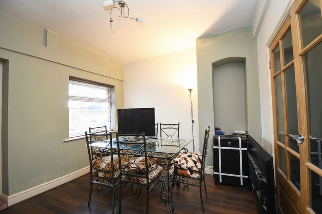 261 Liverpool Road, Manchester photo 4