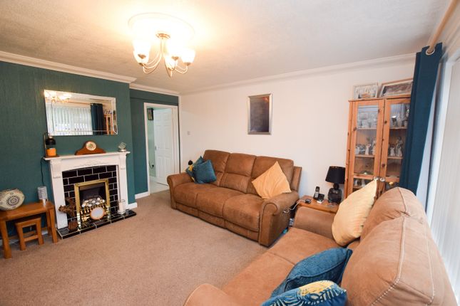 49, Viewlands Drive, Telford photo 2
