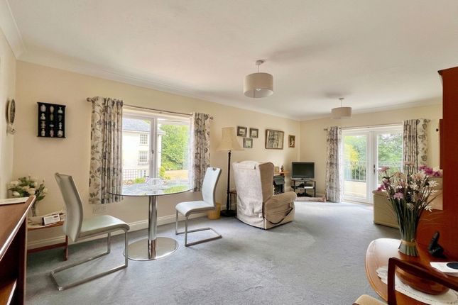 19 Fullands Court Kingsway, Taunton photo 3