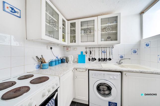 17, Village Lane, Swansea photo 4