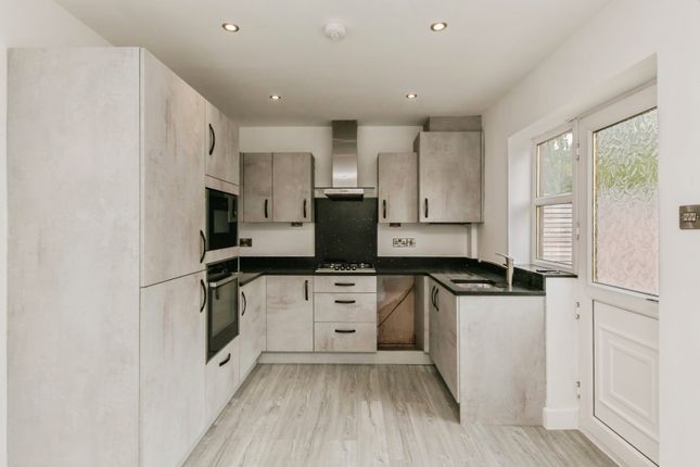 12, Byron Street, Cheshire photo 2