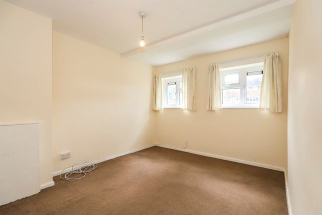 8, Minsterley Close, Wolverhampton photo 3