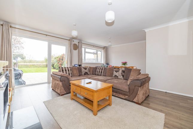 50, Sycamore Close, Romney Marsh photo 2