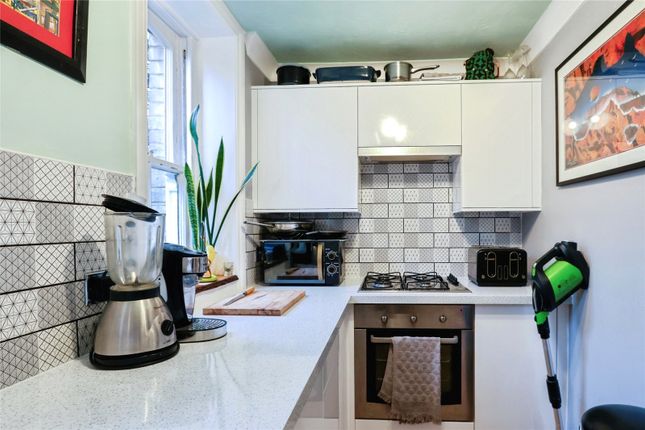 Flat 4, The Gatehouse, 2, Durrant Road, Dorset photo 3