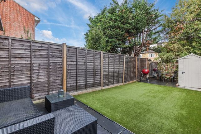 26, Rosethorn Close, London photo 4