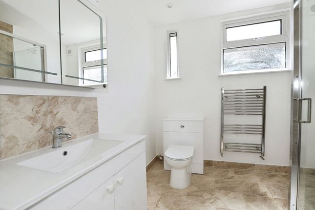 6, Darley Avenue, Cheshire photo 3