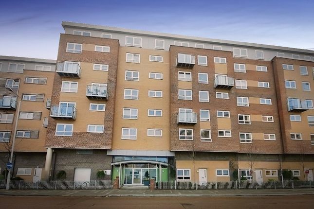 Thumbnail Flat to rent in Cherrydown East, Basildon