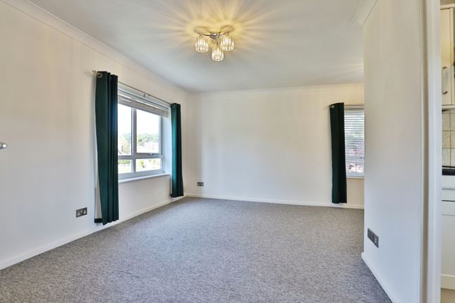 72, Thorncombe Close, Poole photo 4
