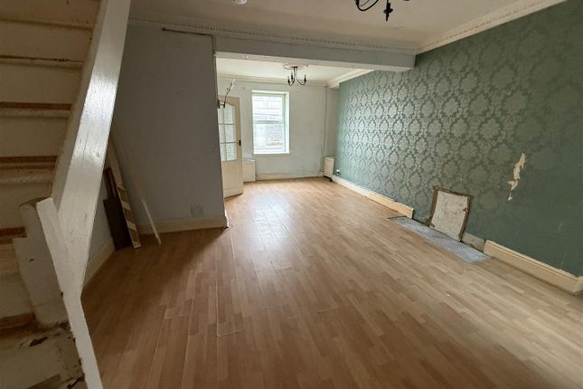 5, Druce Street, Llanelli photo 3