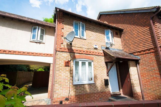Thumbnail Terraced house for sale in St Thomas Walk, Colnbook, Slough