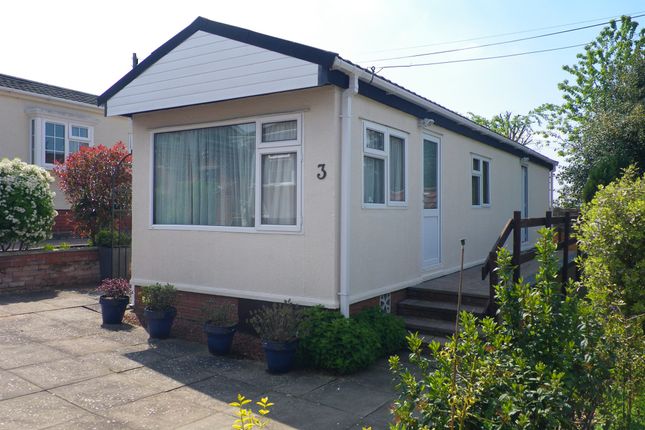 Main Road Meriden Coventry CV7 2 Bedroom Mobile park Home For Sale main-road-meriden-coventry-cv7-2-bedroom-mobile-park-home-for-sale