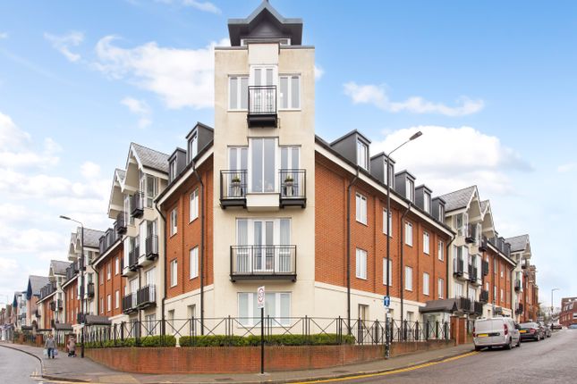 Flat for sale in Marlborough Road, St. Albans