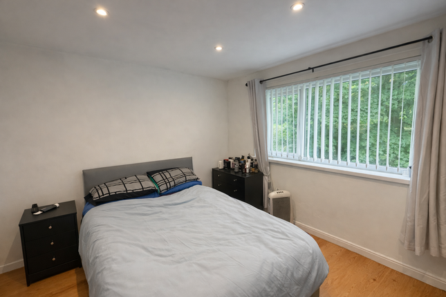 103, Runcorn photo 5