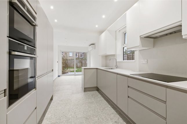 Thumbnail Terraced house to rent in Roseberry Gardens, London